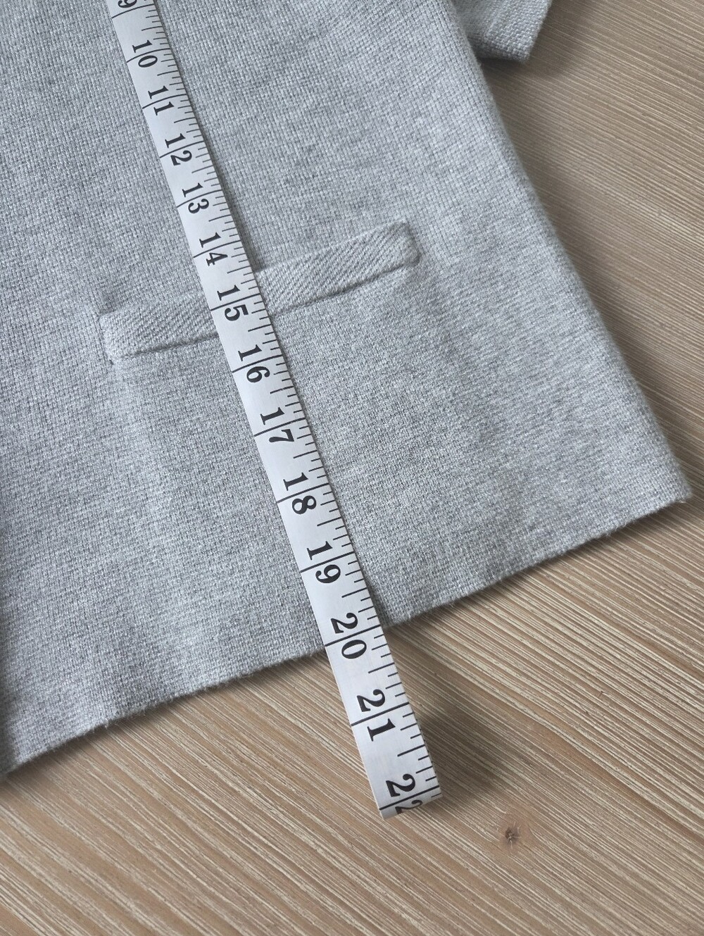 Abercrombie & Fitch Gray Luxeloft Short Sleeve Cardigan Womens Size Medium - Picture 5 of 8